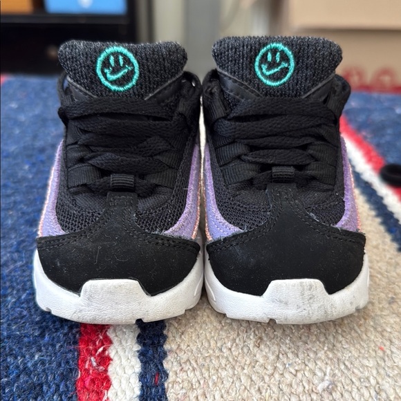 Nike Black and Purple Sneakers with Iridescent Midsole - Picture 3 of 7